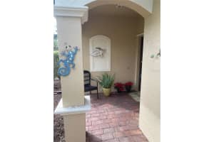 6752 WILLOWSHIRE WAY, BRADENTON, FL 34212 Sold 04/30/25