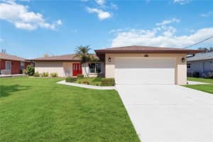 2205 PINEHURST STREET, SARASOTA, FL 34231 Sold 01/28/25