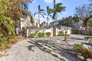8213 MIDNIGHT PASS ROAD, SARASOTA, FL 34242 - MLS#MFRA4626623