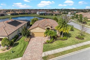 6895 WILLOWSHIRE WAY, BRADENTON, FL 34212 Sold 03/11/25