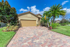 6895 WILLOWSHIRE WAY, BRADENTON, FL 34212 Sold 03/11/25