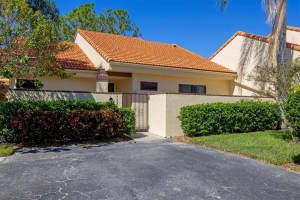 5339 HUNTINGWOOD COURT, SARASOTA, FL 34235 Sold 12/20/24