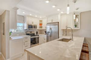 9393 MIDNIGHT PASS ROAD, SARASOTA, FL 34242 - MLS#MFRA4627039