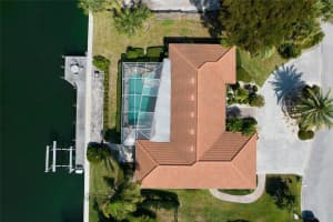 521 PUTTING GREEN LANE, LONGBOAT KEY, FL 34228 Sold 12/12/24
