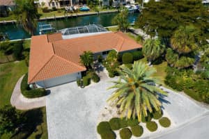 521 PUTTING GREEN LANE, LONGBOAT KEY, FL 34228 Sold 12/12/24