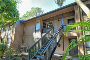 1720 GLENHOUSE DRIVE, SARASOTA, FL 34231 Sold 04/24/25