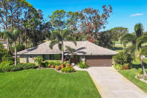 2300 ARBORFIELD LANE, SARASOTA, FL 34235 Sold 01/15/25