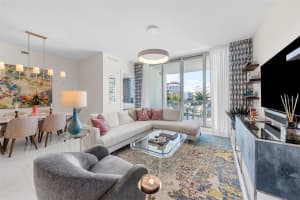 111 PINEAPPLE AVENUE, SARASOTA, FL 34236 Sold 06/05/25