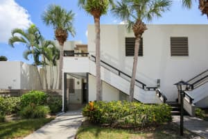 702 OAKVIEW DRIVE, BRADENTON, FL 34210 Sold 02/07/25