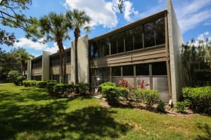 702 OAKVIEW DRIVE, BRADENTON, FL 34210 Sold 02/07/25