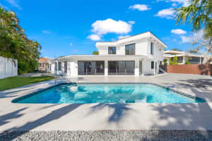 4915 PRIMROSE PATH, SARASOTA, FL 34242 Sold 10/22/25