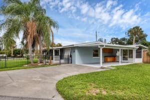 1686 CHAPLINE LANE, SARASOTA, FL 34231 - MLS#MFRA4627986