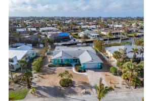 680 KEY ROYALE DRIVE, HOLMES BEACH, FL 34217 Sold 01/21/25