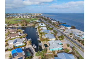 680 KEY ROYALE DRIVE, HOLMES BEACH, FL 34217 Sold 01/21/25