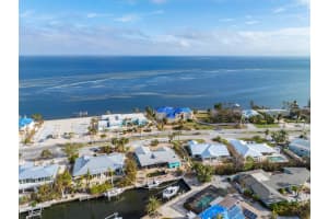 680 KEY ROYALE DRIVE, HOLMES BEACH, FL 34217 Sold 01/21/25