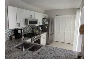 913 WATERSIDE LANE, BRADENTON, FL 34209 - MLS#MFRA4628110