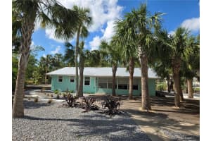 2427 WALKER CIRCLE, SARASOTA, FL 34234 Sold 03/27/25