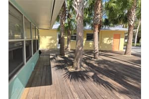 2427 WALKER CIRCLE, SARASOTA, FL 34234 Sold 03/27/25