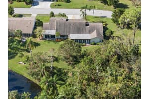 3901 OAKHURST BOULEVARD, SARASOTA, FL 34233 Sold 04/23/25