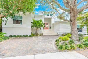 328 MONROE DRIVE, SARASOTA, FL 34236 Sold 03/31/25