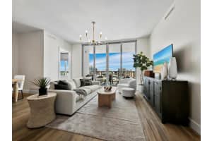111 PINEAPPLE AVENUE, SARASOTA, FL 34236 Sold 04/22/25