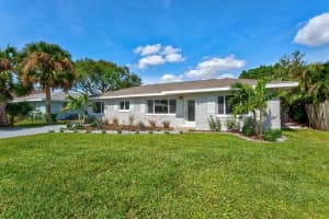 2077 SUNNYSIDE PLACE, SARASOTA, FL 34239 Sold 01/28/25