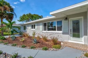2077 SUNNYSIDE PLACE, SARASOTA, FL 34239 Sold 01/28/25