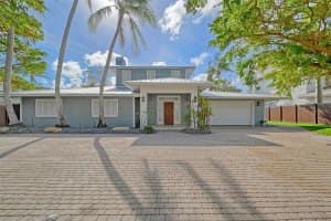 864 SIESTA DRIVE, SARASOTA, FL 34242 Sold 01/29/25