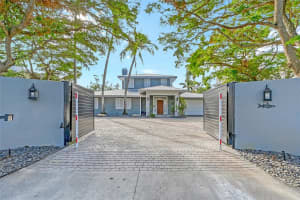 864 SIESTA DRIVE, SARASOTA, FL 34242 Sold 01/29/25