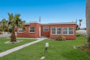 2715 AVENUE C, HOLMES BEACH, FL 34217 Sold 12/27/24