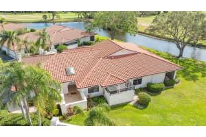 7318 GOLF POINTE CIRCLE, SARASOTA, FL 34243 Sold 12/19/24