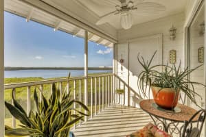946 SANDPIPER CIRCLE, BRADENTON, FL 34209 Sold 02/05/25