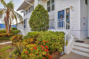 946 SANDPIPER CIRCLE, BRADENTON, FL 34209 Sold 02/05/25