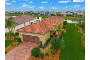 6902 HANOVER COURT, BRADENTON, FL 34202 Sold 01/07/25