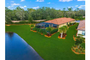 6902 HANOVER COURT, BRADENTON, FL 34202 Sold 01/07/25