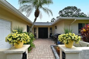 7113 FAIRWAY BEND CIRCLE, SARASOTA, FL 34243 Sold 04/16/25