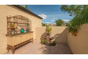 5239 MYRTLE WOOD, SARASOTA, FL 34235 - MLS#MFRA4628879