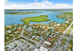 430 MONROE DRIVE, SARASOTA, FL 34236 Sold 04/02/25