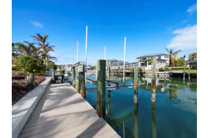 526 SPOONBILL DRIVE, SARASOTA, FL 34236 Sold 01/30/25