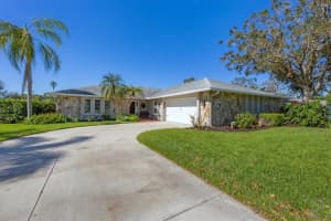 5666 BENEVA WOODS CIRCLE, SARASOTA, FL 34233 Sold 04/30/25