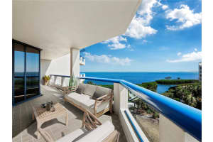 2110 HARBOURSIDE DRIVE, LONGBOAT KEY, FL 34228 Sold 12/26/24