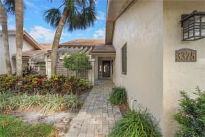 3375 SANDLEHEATH #34, SARASOTA, FL 34235 Sold 07/14/25