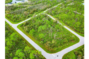 15167 PLANT AVENUE, PORT CHARLOTTE, FL 33953 Sold 01/06/25