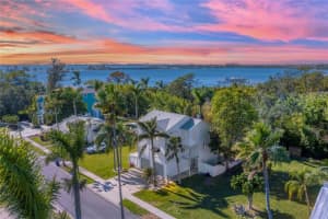 602 84TH STREET, BRADENTON, FL 34209 Sold 04/22/25
