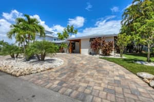 714 NORTON STREET, LONGBOAT KEY, FL 34228 Sold 12/06/24
