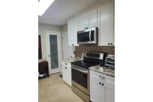 956 AVALON AVENUE, LADY LAKE, FL 32159 Sold 02/03/25