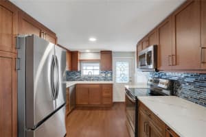 308 50TH AVENUE DRIVE, BRADENTON, FL 34207 Sold 02/21/25