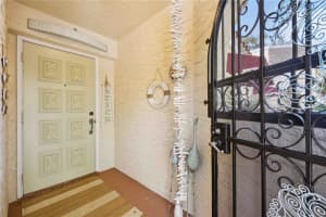 6101 34TH STREET, BRADENTON, FL 34210 Sold 03/20/25