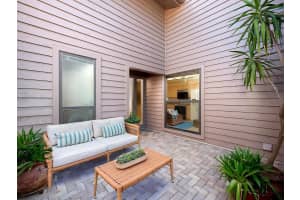 5915 WILSHIRE BOULEVARD, SARASOTA, FL 34238 Sold 05/27/25