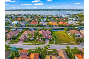 536 MAST DRIVE, BRADENTON, FL 34208 Sold 03/21/25